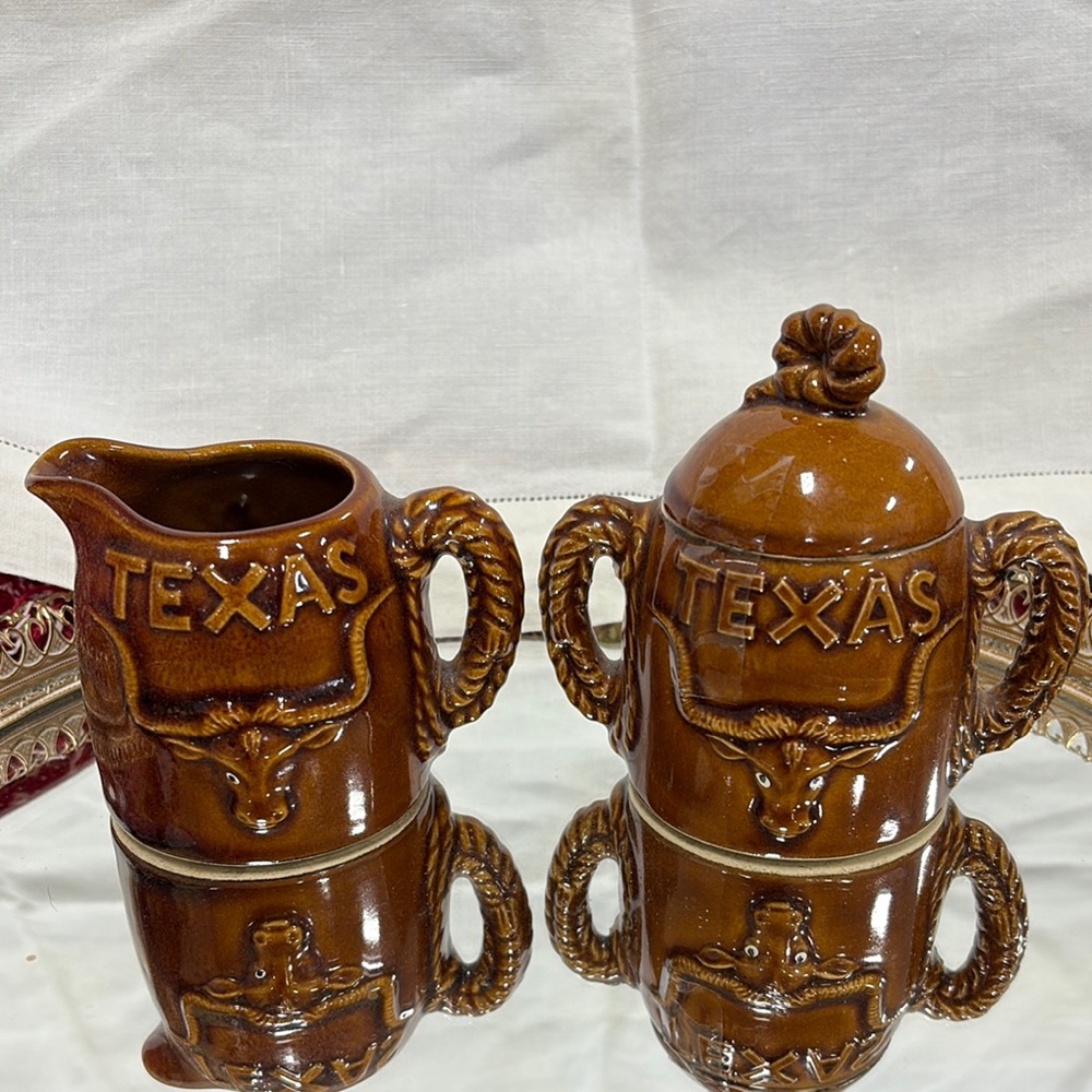 Texas Brown Ceramic Creamer and Sugar Set
A10
